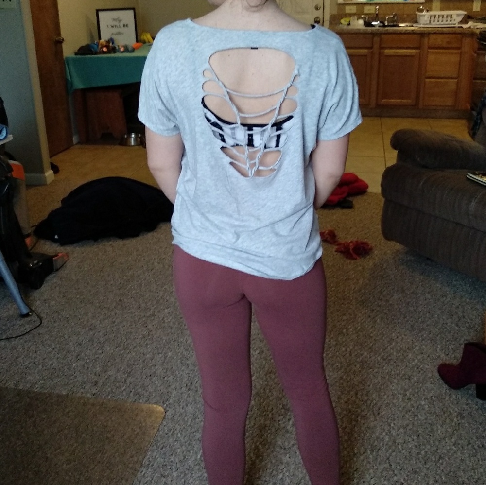 Backless tee